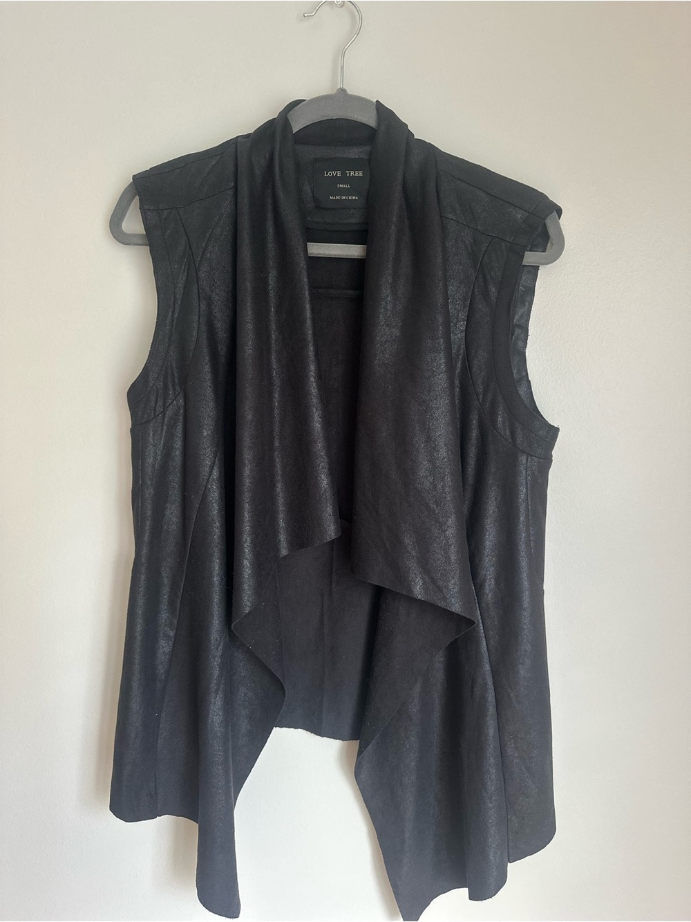 Love Tree Women’s Black Sleeveless Draped Open Front Vest Lightweight Small